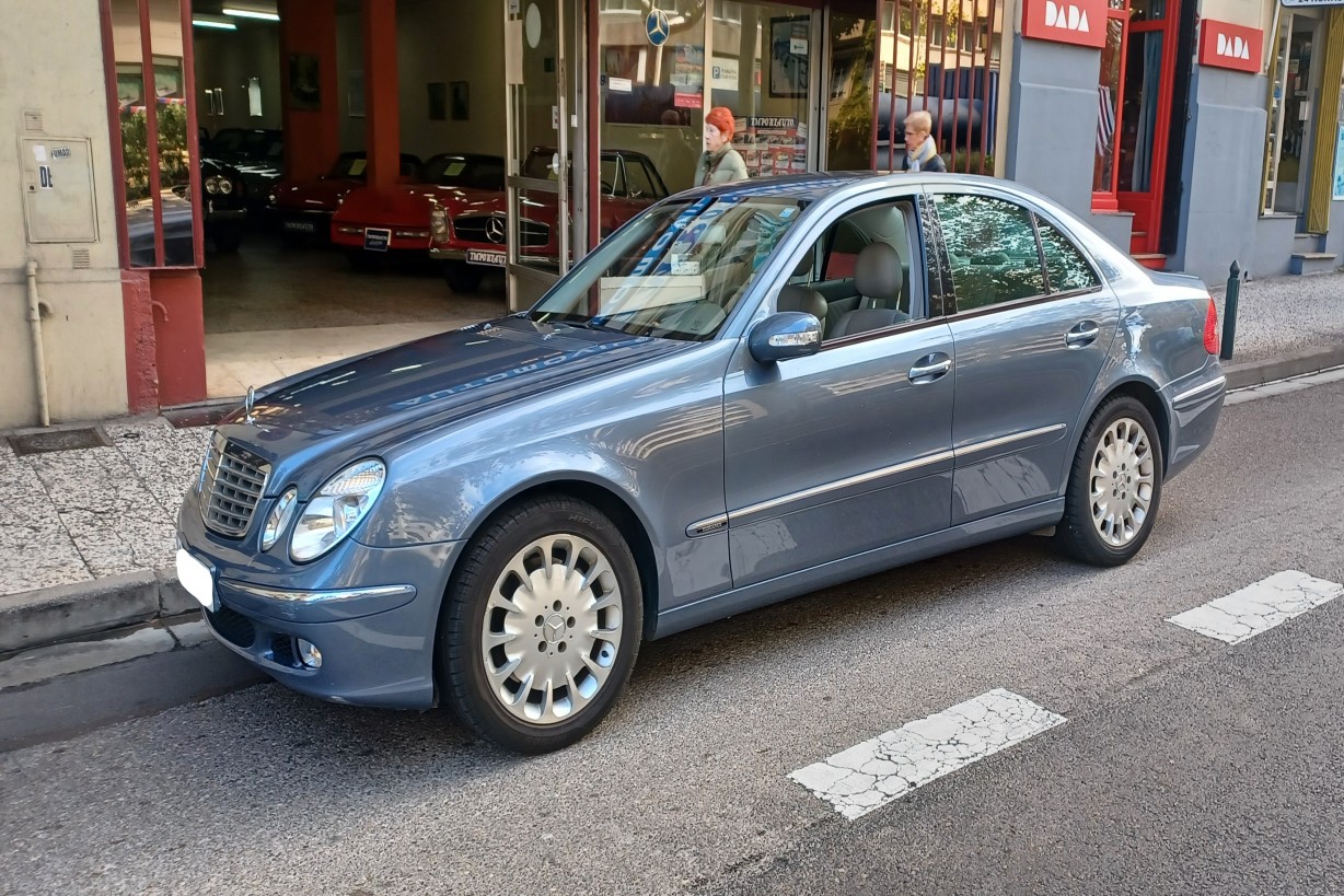 MERCEDES E-500