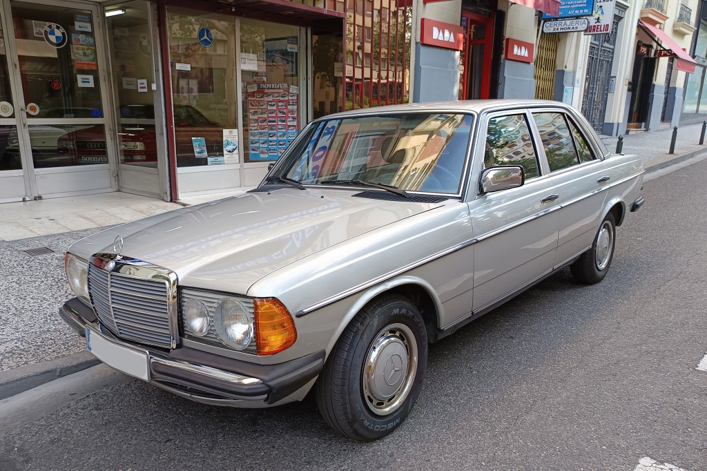 MERCEDES 230 E